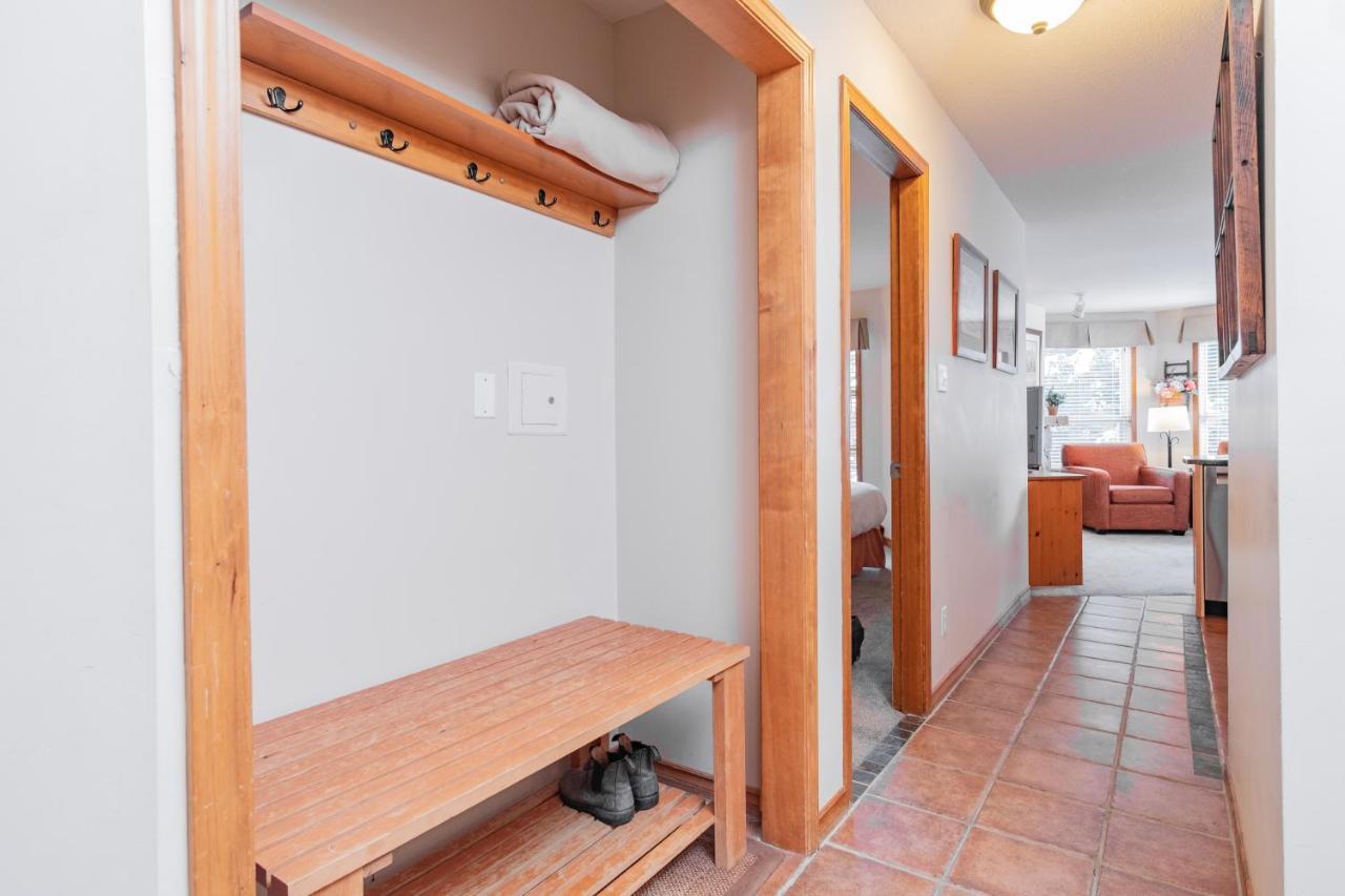 The Best Ski In Ski Out Two Bedroom Condo At Aspens Уистлер Экстерьер фото